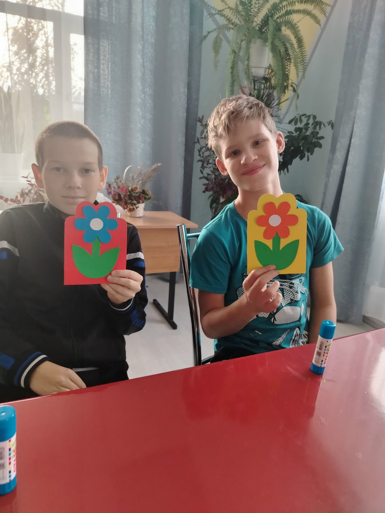 Наши ребята готовят поздравления к Дню пожилого человека!