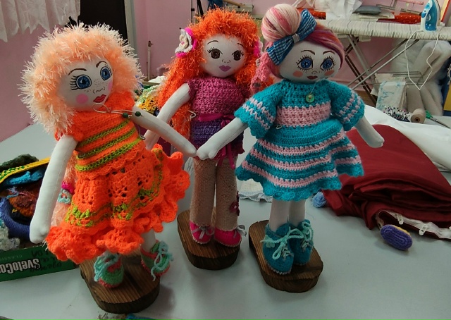 Куклы бывают разные.