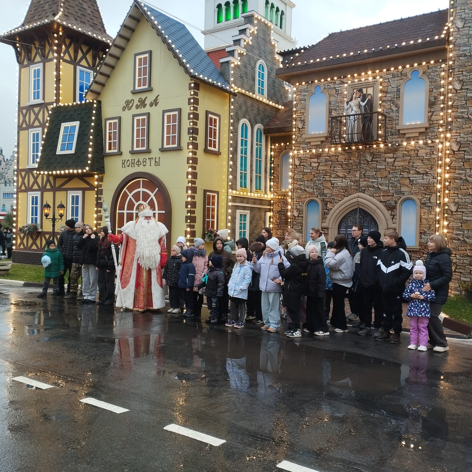 Встреча с главным зимним Волшебником на кондитерской фабрике «АтАг».